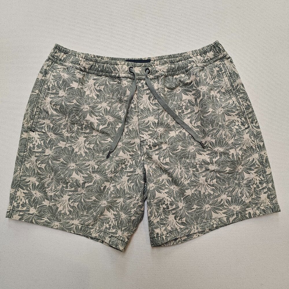 Rodd & Gunn Main Beach 7 Inch Resort Shorts M